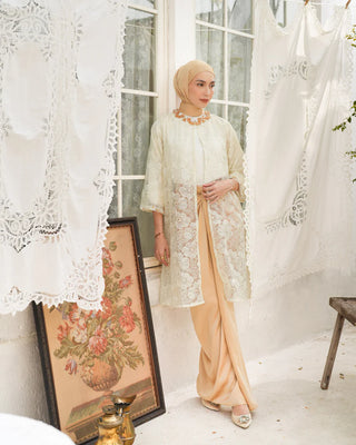 Audrina Outer Privé