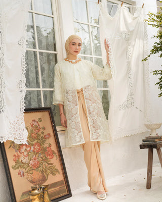 Audrina Outer Privé