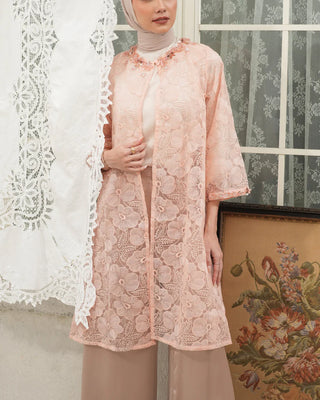 Audrina Outer Privé